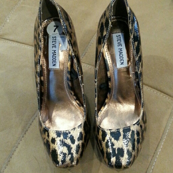 Steve Madden Cheetah print heels - Picture 2 of 5